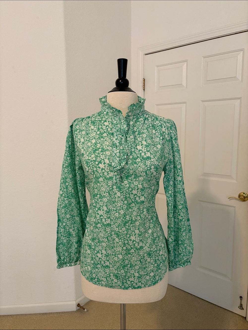 H&M 100% cotton Green Floral Ruffle-Trim Blouse